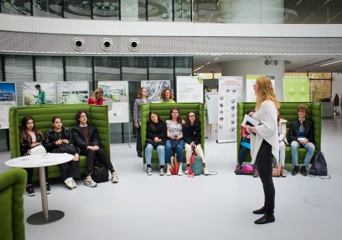 Studenti z Gymnázia Křenová navštívili CEITEC Masarykovy univerzity